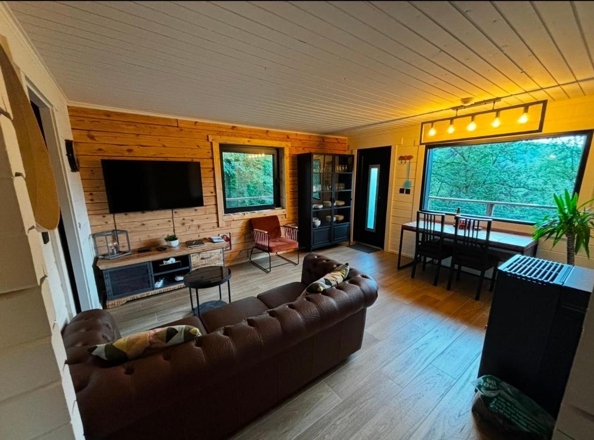 Gites Douillets : Chalet Sur Pilotis Houyet Exterior foto